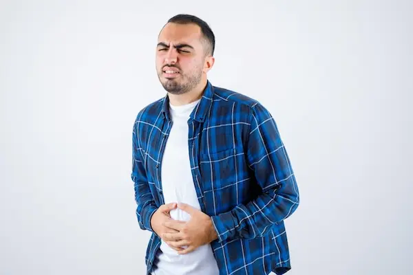 الم اعلى البطن الم اعلى البطن